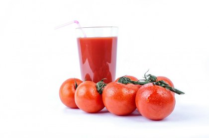 świeży sok pomidorowy